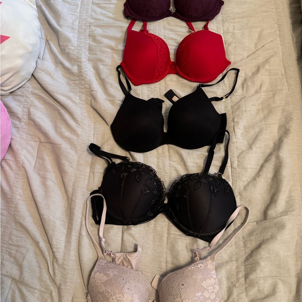 Victoria's Secret Red and Black Padded Bras
All 5 bras for 38